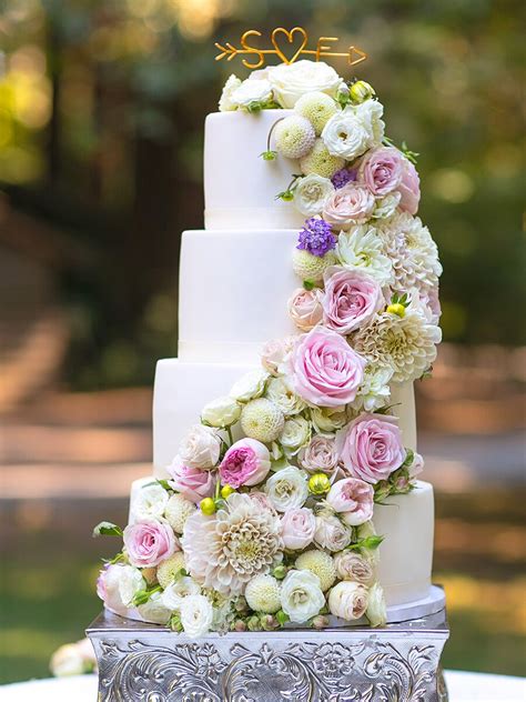 25 Gorgeous Wedding Cakes Ideas With Fresh Flowers