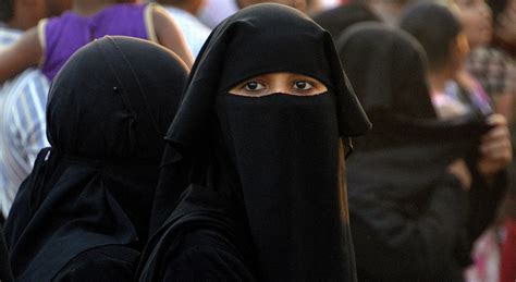 Algeria Bans The Burqa For Public Service Employees KAWA
