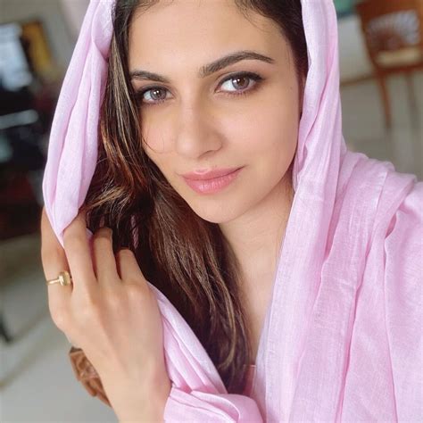 Actress Simran Kaur Mundi Instagram Photos And Posts May 2021 Gethu Cinema
