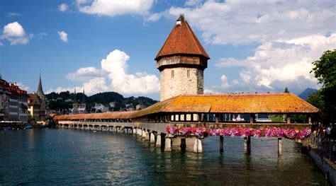 Lucerna Suiza Es Una De Las Ciudades Turísticas Más Interesantes Del