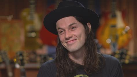 Singer James Bay S Ambition Leads Him To A Surreal Year Cbs News