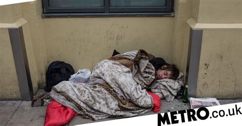 How To Help A Homeless Person This Winter Metro News