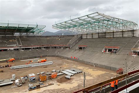Die anlage liegt im stadtteil brühl neben dem flugplatz der stadt. Richtfest für den Stadionneubau des SC Freiburg