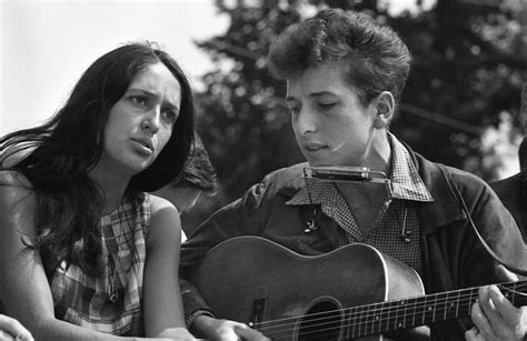 Bob Dylan Joan Baez Relationship At Heart Of Scorseses Netflix Doc