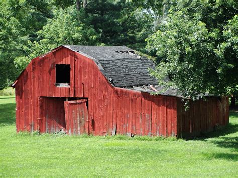 48 Red Barn Wallpaper