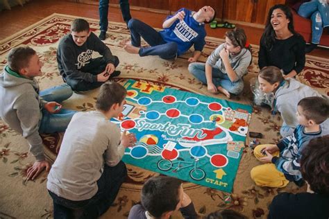 Интересные игры в помещении для школьников: Игры для детей в помещении
