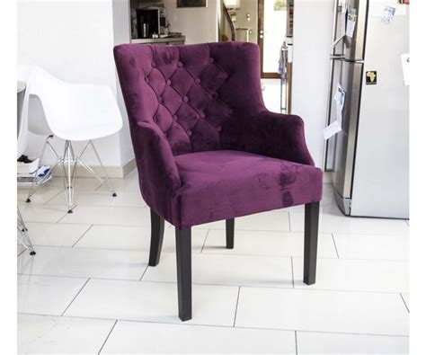 Die sitze im omnibus sind gut gepolstert. Sessel chesterfield, gepolsterter Stuhl -Sessel Velour ...