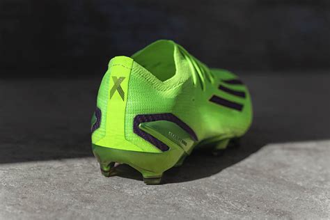 Vase Grüner Hintergrund Echt Adidas Football Boots Rick And Morty Höhe