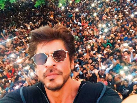 Watch Bollywood Star Shah Rukh Khans Thank You Note For His Fans
