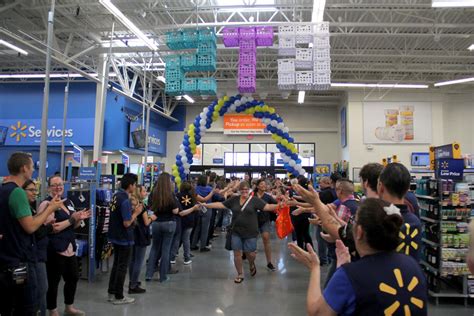 Photo Gallery New Walmart Supercenter Opens Its Doors Hosts Grand