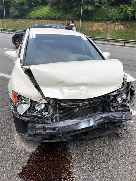 Boleh jadi duduk depan, boleh jadi duduk dekat baby hud alhamdulillah paling takde masalah duduk car seat dia. Terlibat Dalam Kemalangan, Syukur 2 Anak Selamat Tanpa ...