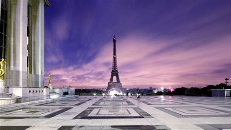 Paris Eiffel Tower With Shallow Background Of Purple Cloudy Sky Hd