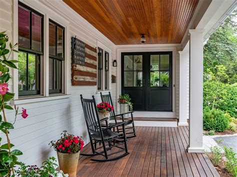 Simple Style For Farmhouse Home Back Porch Design Ideas