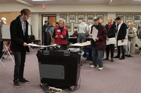 Residents In Mecosta Osceola Counties Vote In The General Election