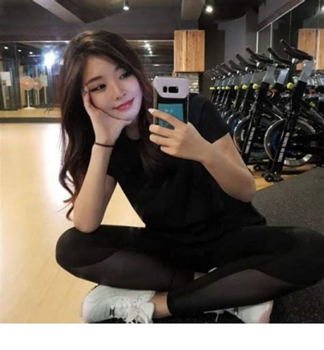 This Hot Korean Teacher Is Blowing Up On Instagram 20 Pictures Gorilla Feed