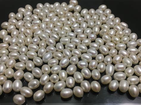 Kishore Motiwala Freshwater Rice Shape Off White 4mm Loose Pearl Size