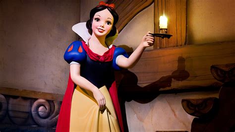 Snow Whites Storied History At The Disney Parks Allearsnet
