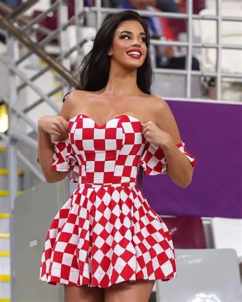 Ivana Knoll la fan más sexy del Mundial que anima a Croacia y desafía