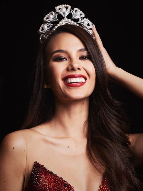 Catriona Grays First Official Portraits As Miss Universe Catriona
