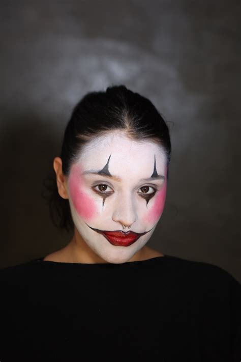 This Clown Makeup Tutorial Is So Easy To Follow Allure