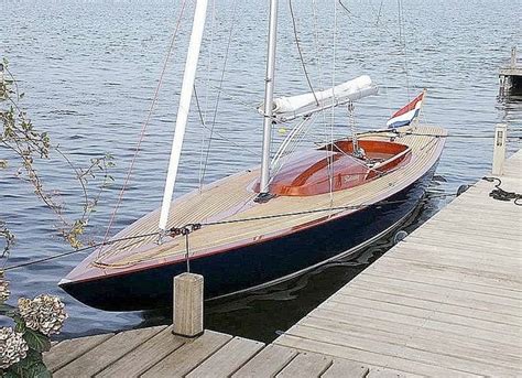 Gorgeous Daysailerlove The Teak Topside And Blue Hull Sailing Boat