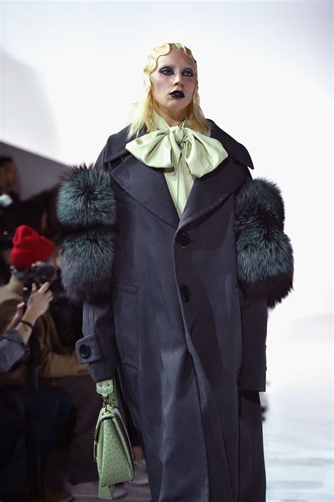 Marc Jacobs Fallwinter 2016 Daily Front Row
