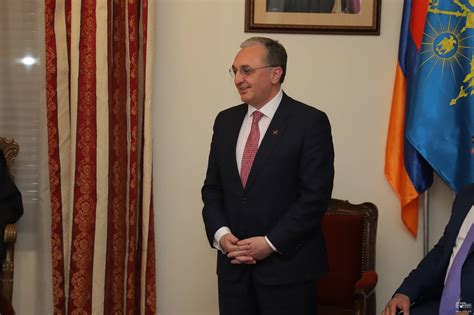 Foreign Minister Zohrab Mnatsakanyan meet with the leader of the ...
