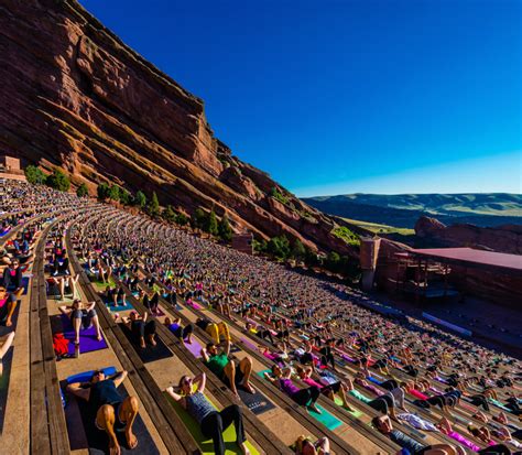 Top 5 Reasons To Register For The Gildan Esprit De She At Red Rocks