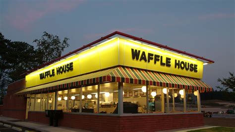 Waffle House to go: Restaurant chain uses food truck to cater events