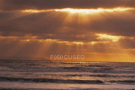 Sun Rays Over Pacific Ocean — Travel Sea Stock Photo 163008352