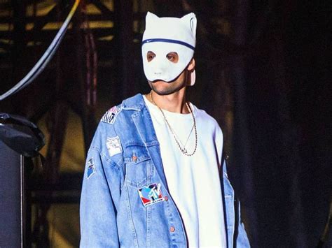 Berraschung Rapper Cro Zeigt Sich Ohne Panda Maske Trend Magazin Panda Maske Cro Bilder