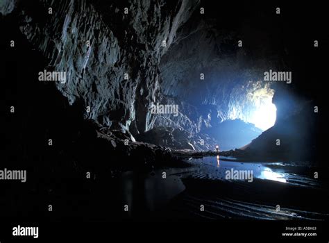 Deer Cave The Largest Cave Passage In The World Mulu Sarawak Borneo