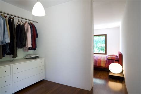 12qm und ein dazugehöriges kleines abstellzimmer (2qm), welches perfekt als begehbarere kleiderschrank genutzt werden kann. Offene Wohnung - Wohnküche, Schlafzimmer und Bad ohne Wände
