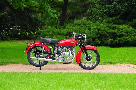 This 100 Point 1952 Vincent Rapide Has Been Raising Hell On The Show