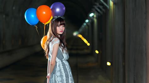 Image Tunnel Toy Balloon Girls Asiatic 1920x1080