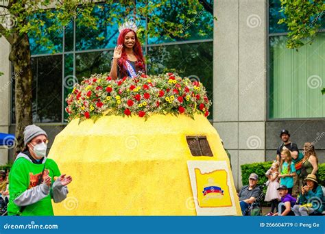 Portland Grand Floral Parade 2022 Editorial Stock Image Image Of Rose