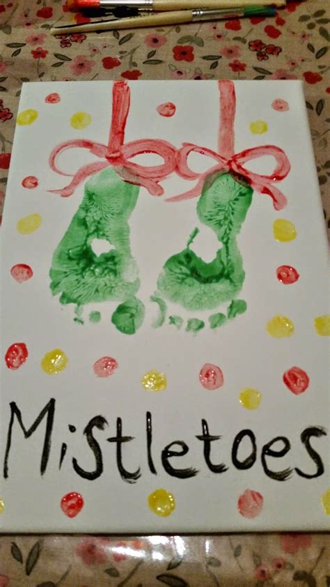 Gift ideas for parents from toddlers. A homemade christmas canvas gift from babies and toddlers ...