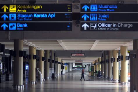 Bandara Minangkabau Stop Penerbangan  Medcom.id