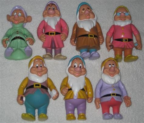 Sold Seven Dwarfs Plastic Figures Dopey Doc Bashful Sneezy Grumpy Happy Sleepy