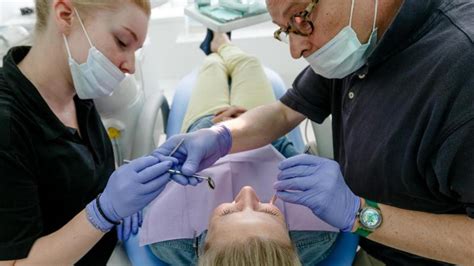 Wann macht man eine wurzelbehandlung? Gesundheit: Einen Zahn retten - Wann eine Wurzelbehandlung ...
