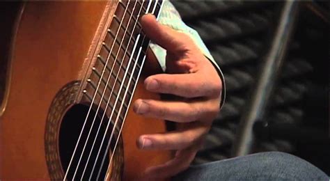 Incredible series of overtones on classical guitar - YouTube