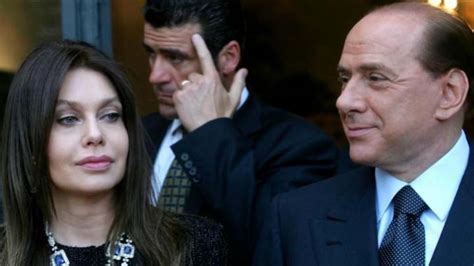 Quanto Versava Silvio Berlusconi Di Mantenimento Allex Moglie Veronica Lario Le Cifre