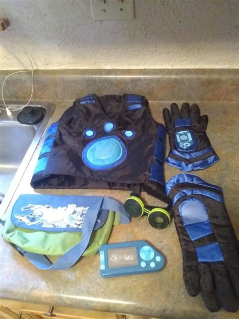 Wild Kratts Creature Power Suit (Martin), Gloves, Adventure Pack