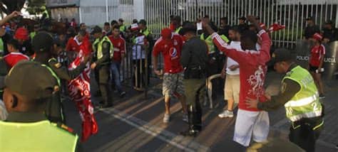Técnicos en el fútbol femenino. Medidas de seguridad para el encuentro de fútbol femenino América - Santa Fé