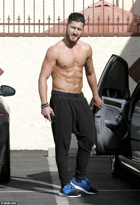 Dwts Val Chmerkovskiy Gets Shirtless After A Gruelling Rehearsal For The Show 032314