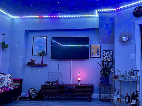 Vibin out with my new lava lamp in St. Pete, FL : r/AmateurRoomPorn