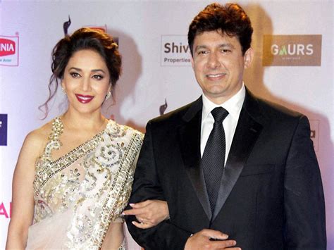 Madhuri Dixit Opened Up About Her First Date With Shriram श्रीराम नेने के साथ पहली डेट पर बहुत