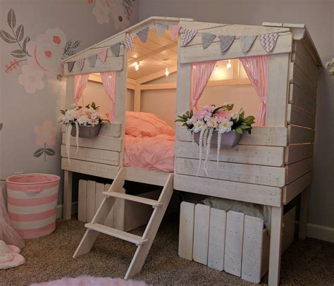 Kids Bunk Beds With Trundle In Fronthouse