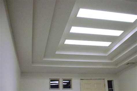 Therefore, gypsum board ceiling designs with a lining of this material are found almost in every modern interior. Gypsum Ceiling, Roofing And False Ceiling | Alhyatt ...