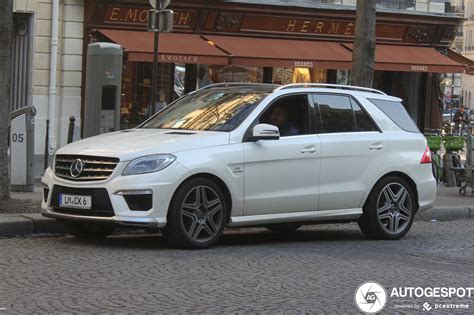 This model belongs to m class with ml series. Mercedes-Benz ML 63 AMG W166 - 11 janvier 2020 - Autogespot